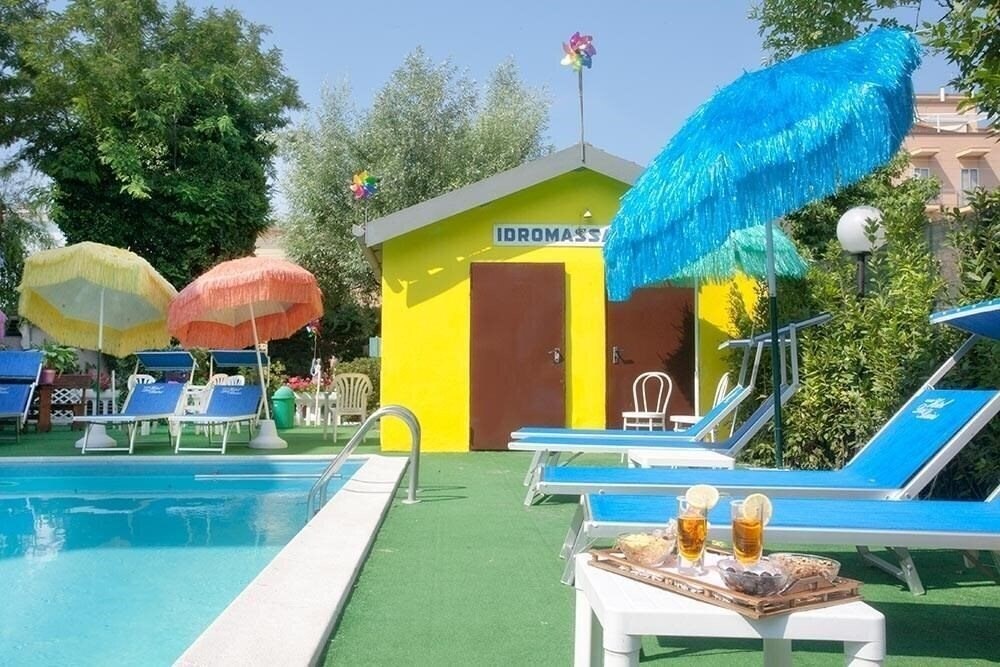 Фотографія Hotel Des Bains 2*